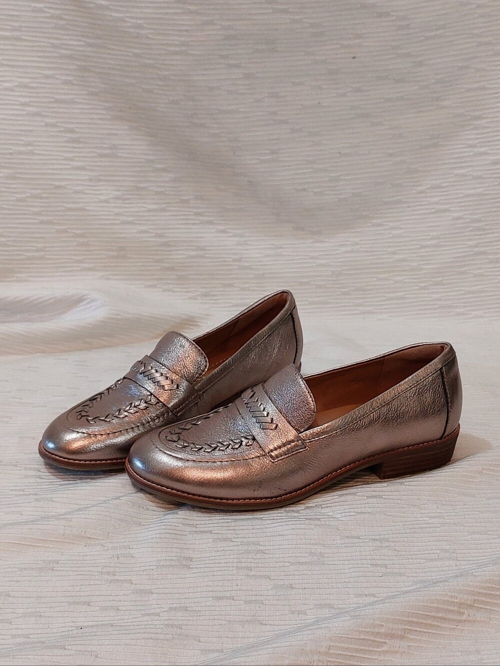 Earth Metallic Silver Leather Penny Loafers Size 8